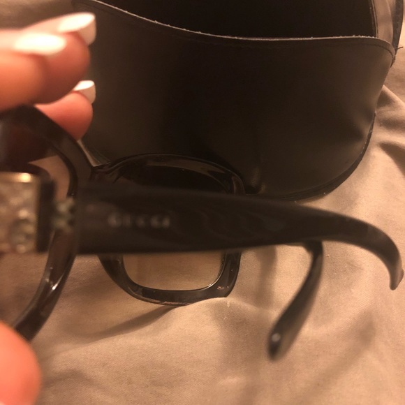 Gucci sunglasses sold on ♏️ - Picture 3 of 8